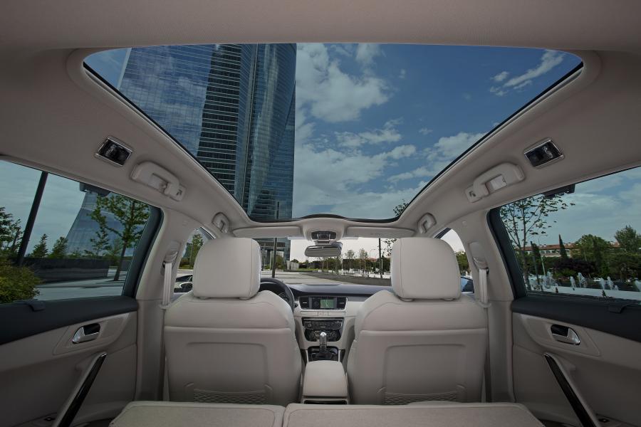  Peugeot 508 SW 2010 года  (фото 7 из 33)